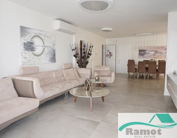 A stunning re-modeled Ramot Gimel garden Apartment